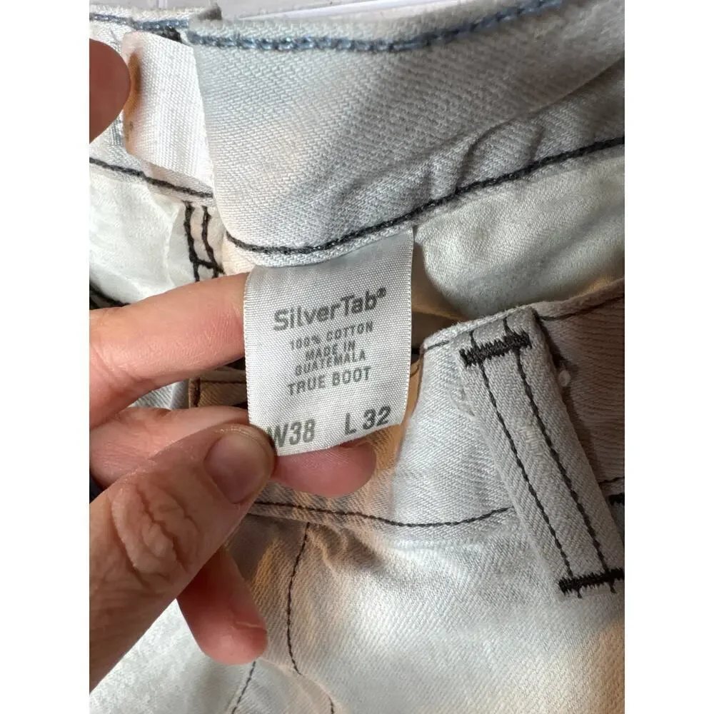 Vintage 1990s Levi’s SilverTab Jeans 38x32 Super Light Wash Relaxed Fit
